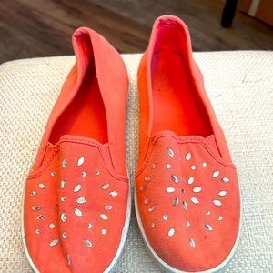 Light coral slip on’s